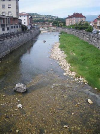 Apartamento El Fondon 1 Cangas de Onis Luaran gambar